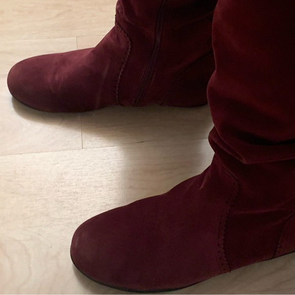 Flat Red/Maroon Boots - Picture 4 of 11